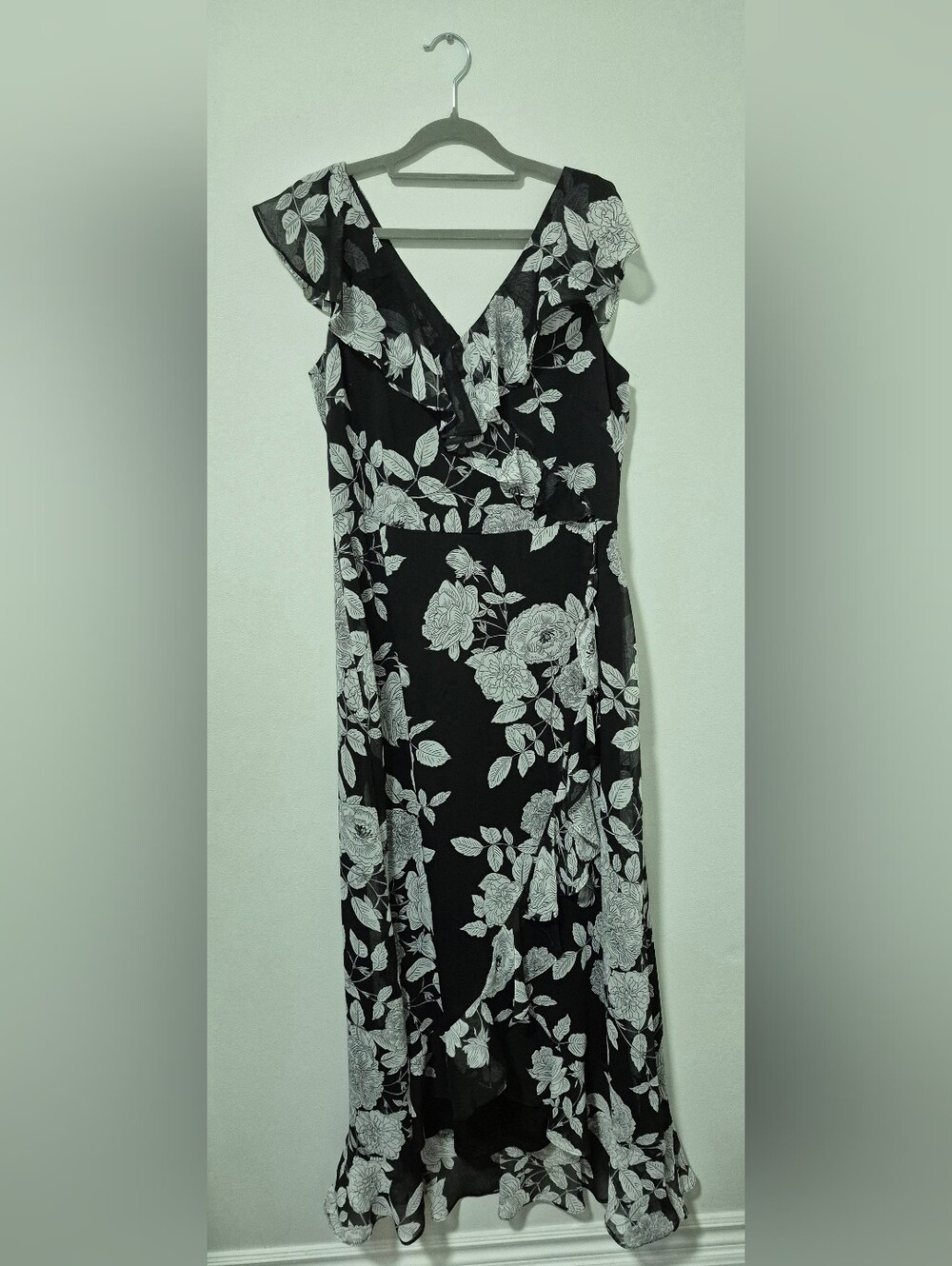 Maggy London Black and White Floral Ruffle Wrap Maxi Dress